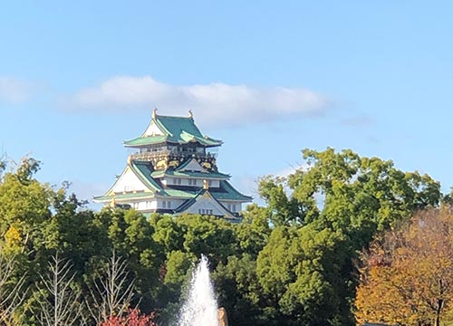 大阪城と噴水